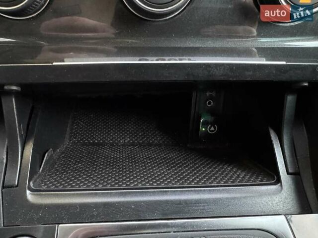 Черный Фольксваген e-Golf, объемом двигателя 0 л и пробегом 159 тыс. км за 14600 $, фото 16 на Automoto.ua