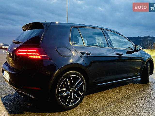 Черный Фольксваген e-Golf, объемом двигателя 0 л и пробегом 133 тыс. км за 16199 $, фото 49 на Automoto.ua