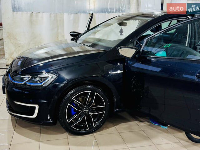 Черный Фольксваген e-Golf, объемом двигателя 0 л и пробегом 133 тыс. км за 16199 $, фото 30 на Automoto.ua