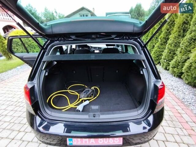 Черный Фольксваген e-Golf, объемом двигателя 0 л и пробегом 148 тыс. км за 12200 $, фото 17 на Automoto.ua