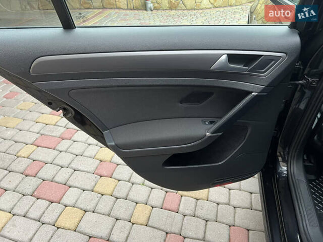 Чорний Фольксваген e-Golf, об'ємом двигуна 0 л та пробігом 109 тис. км за 12250 $, фото 28 на Automoto.ua