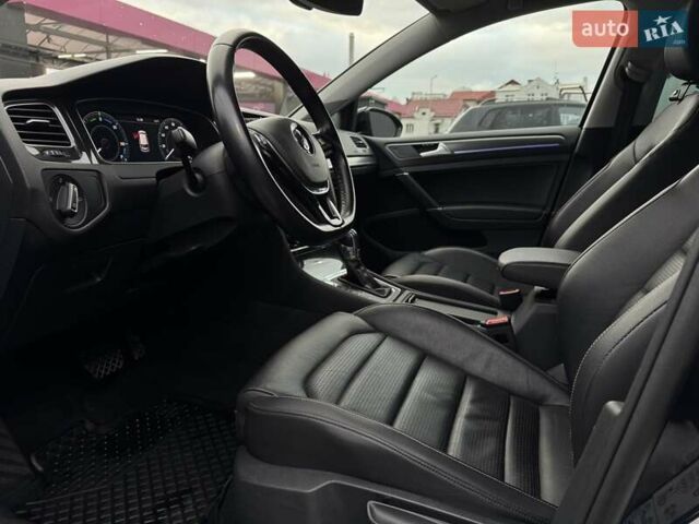 Черный Фольксваген e-Golf, объемом двигателя 0 л и пробегом 159 тыс. км за 14600 $, фото 10 на Automoto.ua