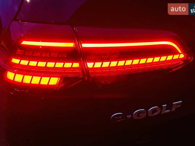 Черный Фольксваген e-Golf, объемом двигателя 0 л и пробегом 133 тыс. км за 16199 $, фото 46 на Automoto.ua