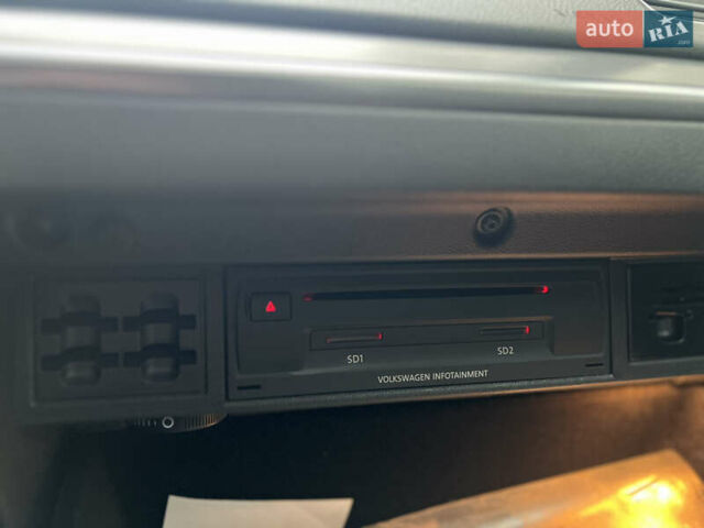 Черный Фольксваген e-Golf, объемом двигателя 0 л и пробегом 110 тыс. км за 12200 $, фото 25 на Automoto.ua