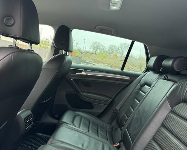 Черный Фольксваген e-Golf, объемом двигателя 0 л и пробегом 110 тыс. км за 14400 $, фото 25 на Automoto.ua