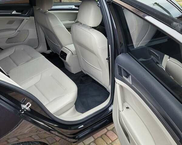 Черный Фольксваген e-Golf, объемом двигателя 0 л и пробегом 25 тыс. км за 16300 $, фото 27 на Automoto.ua