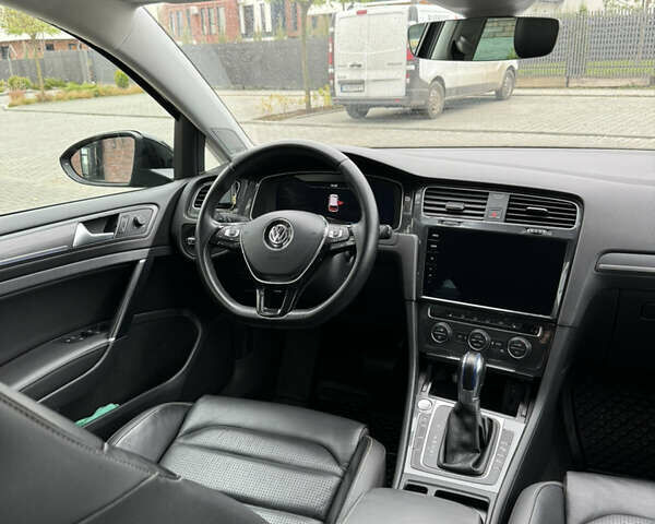 Черный Фольксваген e-Golf, объемом двигателя 0 л и пробегом 110 тыс. км за 14400 $, фото 29 на Automoto.ua