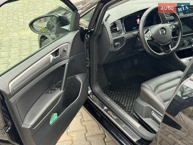Черный Фольксваген e-Golf, объемом двигателя 0 л и пробегом 110 тыс. км за 14400 $, фото 17 на Automoto.ua