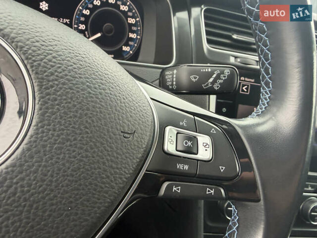 Черный Фольксваген e-Golf, объемом двигателя 0 л и пробегом 131 тыс. км за 12999 $, фото 69 на Automoto.ua