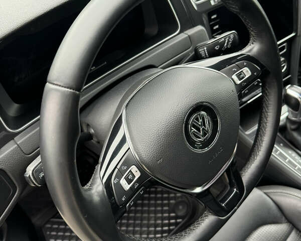 Черный Фольксваген e-Golf, объемом двигателя 0 л и пробегом 110 тыс. км за 14400 $, фото 21 на Automoto.ua