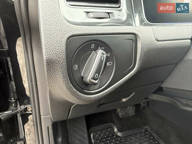 Черный Фольксваген e-Golf, объемом двигателя 0 л и пробегом 131 тыс. км за 12999 $, фото 65 на Automoto.ua