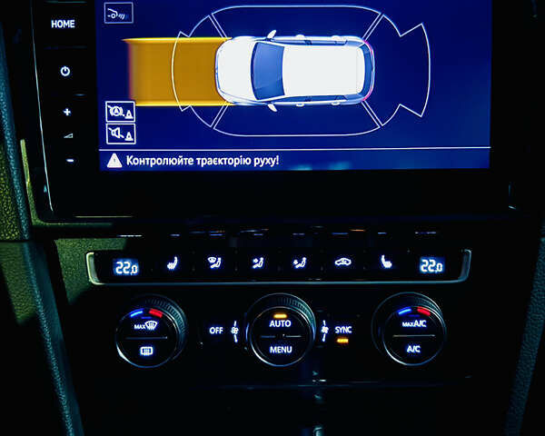 Черный Фольксваген e-Golf, объемом двигателя 0 л и пробегом 133 тыс. км за 16199 $, фото 53 на Automoto.ua