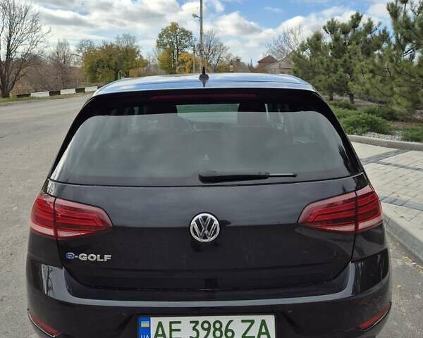 Чорний Фольксваген e-Golf, об'ємом двигуна 0 л та пробігом 121 тис. км за 13900 $, фото 4 на Automoto.ua