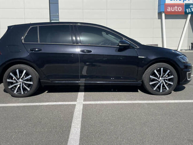 Чорний Фольксваген e-Golf, об'ємом двигуна 0 л та пробігом 65 тис. км за 14700 $, фото 3 на Automoto.ua