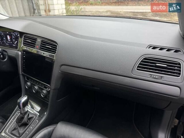 Чорний Фольксваген e-Golf, об'ємом двигуна 0 л та пробігом 140 тис. км за 15500 $, фото 9 на Automoto.ua