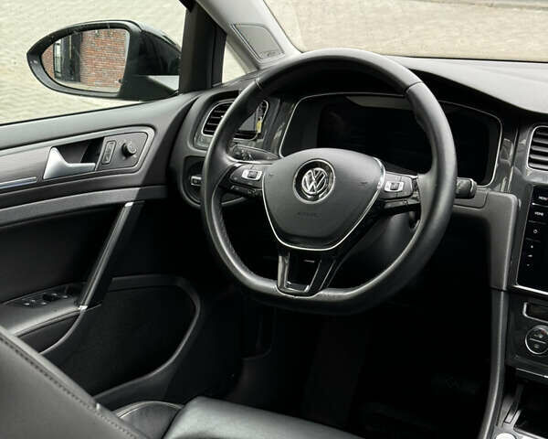 Черный Фольксваген e-Golf, объемом двигателя 0 л и пробегом 110 тыс. км за 14400 $, фото 31 на Automoto.ua
