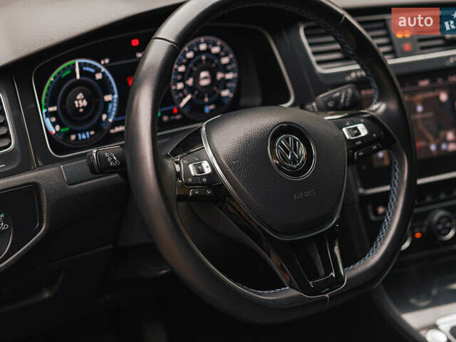 Чорний Фольксваген e-Golf, об'ємом двигуна 0 л та пробігом 110 тис. км за 12500 $, фото 16 на Automoto.ua