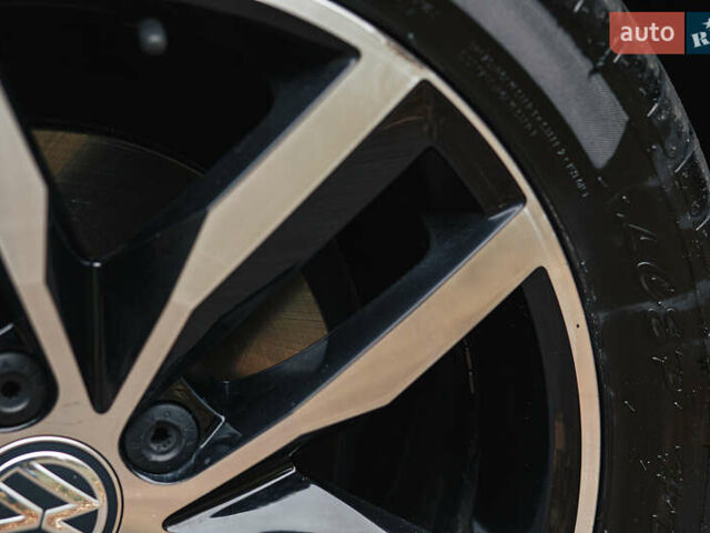 Чорний Фольксваген e-Golf, об'ємом двигуна 0 л та пробігом 110 тис. км за 12500 $, фото 15 на Automoto.ua