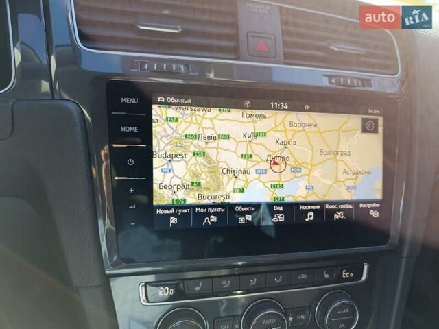 Черный Фольксваген e-Golf, объемом двигателя 0 л и пробегом 59 тыс. км за 14950 $, фото 2 на Automoto.ua