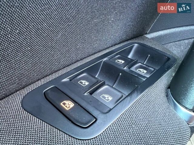 Черный Фольксваген e-Golf, объемом двигателя 0 л и пробегом 155 тыс. км за 13599 $, фото 42 на Automoto.ua