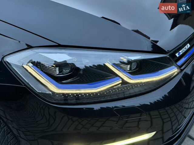 Черный Фольксваген e-Golf, объемом двигателя 0 л и пробегом 145 тыс. км за 14900 $, фото 85 на Automoto.ua