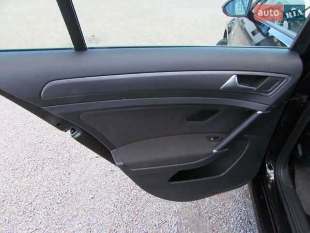 Черный Фольксваген e-Golf, объемом двигателя 0 л и пробегом 166 тыс. км за 11000 $, фото 10 на Automoto.ua