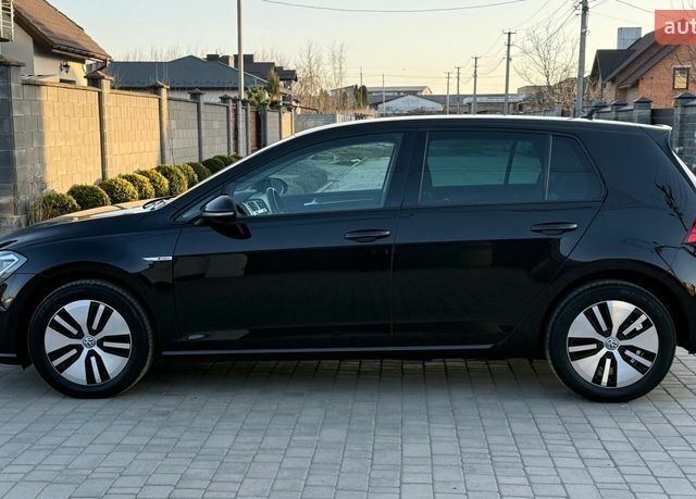 Черный Фольксваген e-Golf, объемом двигателя 0 л и пробегом 130 тыс. км за 12600 $, фото 16 на Automoto.ua