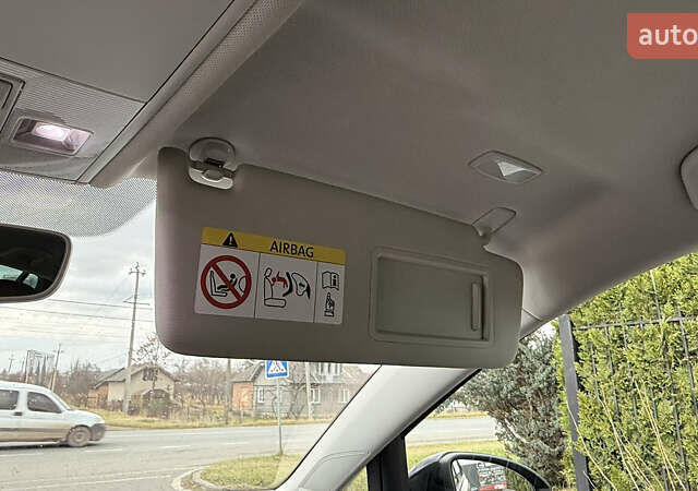 Чорний Фольксваген e-Golf, об'ємом двигуна 0 л та пробігом 105 тис. км за 12999 $, фото 38 на Automoto.ua