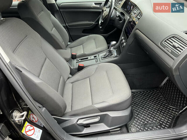 Чорний Фольксваген e-Golf, об'ємом двигуна 0 л та пробігом 109 тис. км за 12250 $, фото 34 на Automoto.ua