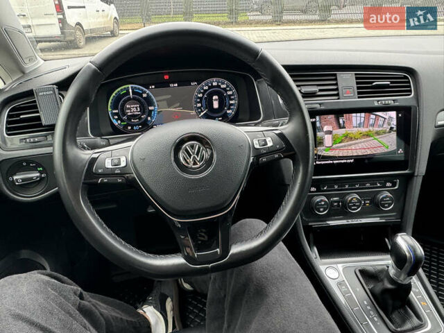 Черный Фольксваген e-Golf, объемом двигателя 0 л и пробегом 110 тыс. км за 14400 $, фото 38 на Automoto.ua