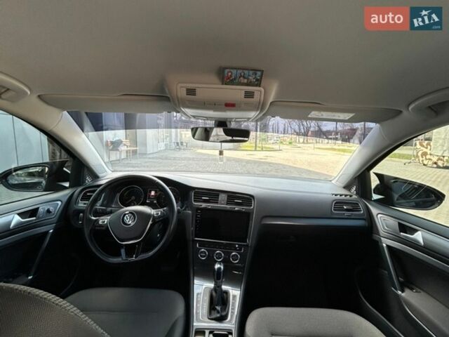 Черный Фольксваген e-Golf, объемом двигателя 0 л и пробегом 90 тыс. км за 13500 $, фото 20 на Automoto.ua