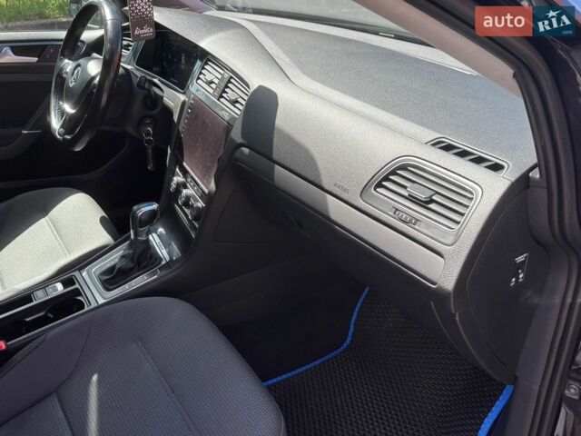 Чорний Фольксваген e-Golf, об'ємом двигуна 0 л та пробігом 161 тис. км за 12800 $, фото 51 на Automoto.ua