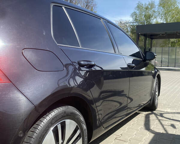 Черный Фольксваген e-Golf, объемом двигателя 0 л и пробегом 242 тыс. км за 12500 $, фото 5 на Automoto.ua