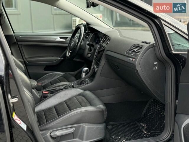 Черный Фольксваген e-Golf, объемом двигателя 0 л и пробегом 109 тыс. км за 13990 $, фото 48 на Automoto.ua
