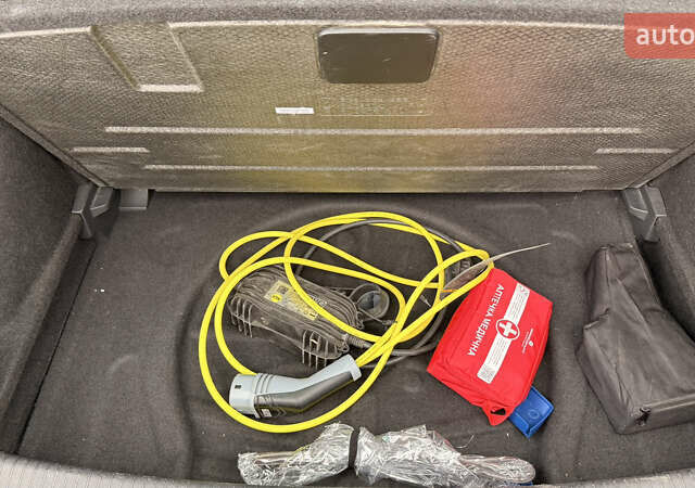 Чорний Фольксваген e-Golf, об'ємом двигуна 0 л та пробігом 105 тис. км за 12999 $, фото 60 на Automoto.ua