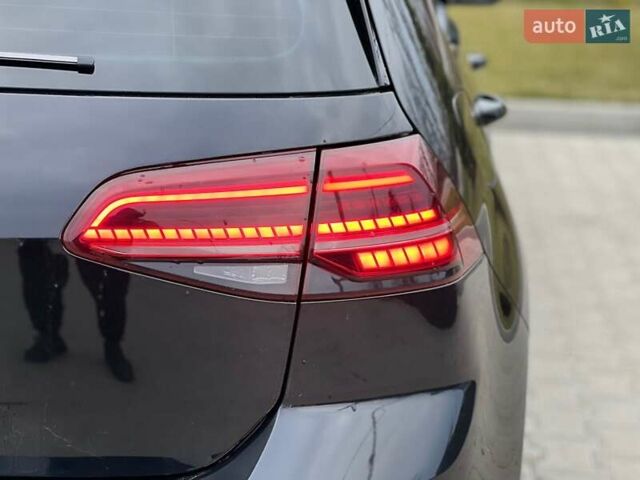 Черный Фольксваген e-Golf, объемом двигателя 0 л и пробегом 47 тыс. км за 16900 $, фото 5 на Automoto.ua