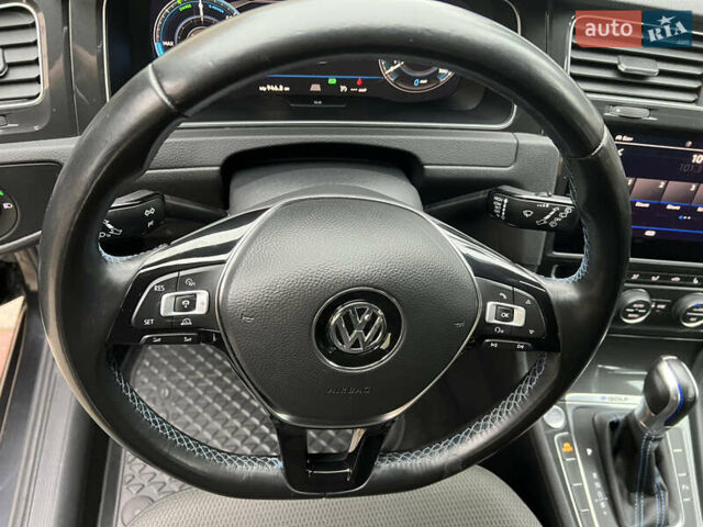 Чорний Фольксваген e-Golf, об'ємом двигуна 0 л та пробігом 109 тис. км за 12250 $, фото 19 на Automoto.ua
