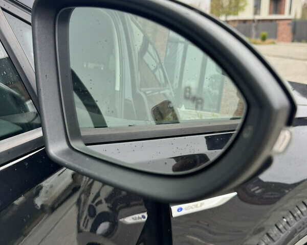 Черный Фольксваген e-Golf, объемом двигателя 0 л и пробегом 110 тыс. км за 14400 $, фото 32 на Automoto.ua