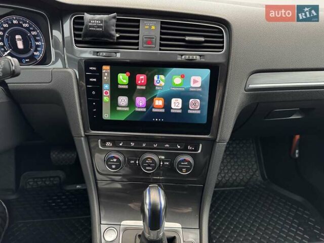 Черный Фольксваген e-Golf, объемом двигателя 0 л и пробегом 159 тыс. км за 14600 $, фото 15 на Automoto.ua