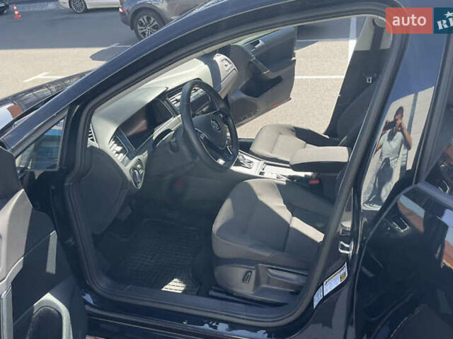 Чорний Фольксваген e-Golf, об'ємом двигуна 0 л та пробігом 65 тис. км за 14700 $, фото 10 на Automoto.ua