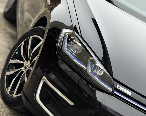 Черный Фольксваген e-Golf, объемом двигателя 0 л и пробегом 127 тыс. км за 14150 $, фото 5 на Automoto.ua