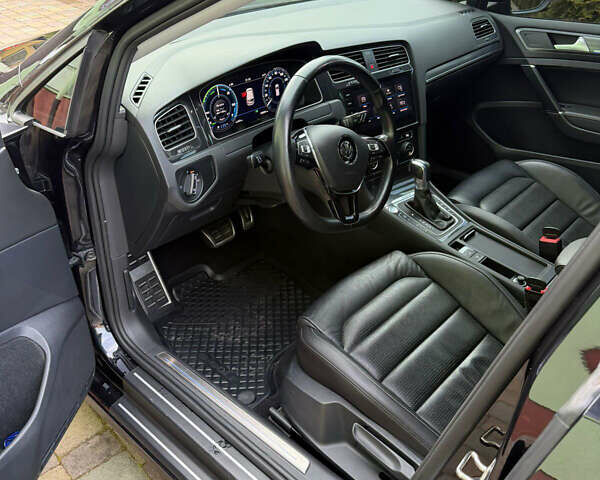 Черный Фольксваген e-Golf, объемом двигателя 0 л и пробегом 79 тыс. км за 15500 $, фото 10 на Automoto.ua