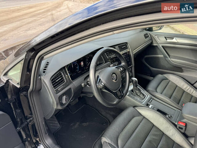Черный Фольксваген e-Golf, объемом двигателя 0 л и пробегом 86 тыс. км за 14000 $, фото 32 на Automoto.ua