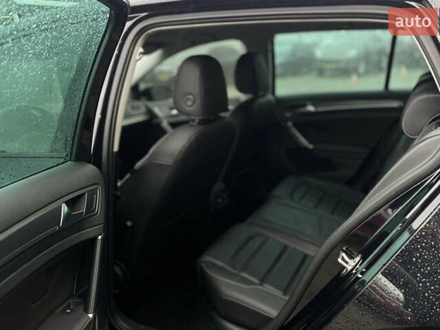 Черный Фольксваген e-Golf, объемом двигателя 0 л и пробегом 70 тыс. км за 16999 $, фото 19 на Automoto.ua