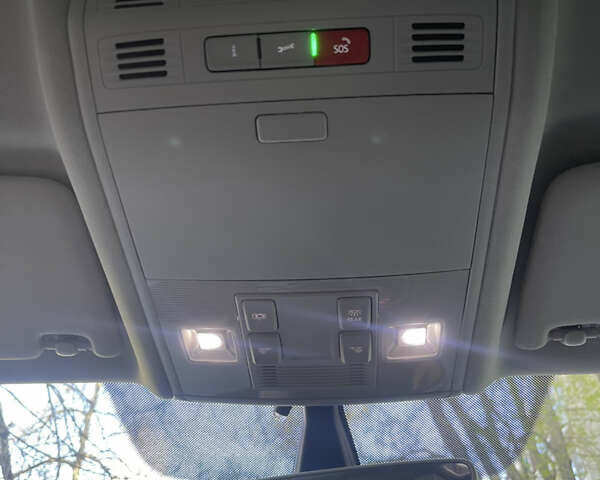 Черный Фольксваген e-Golf, объемом двигателя 0 л и пробегом 99 тыс. км за 13700 $, фото 38 на Automoto.ua