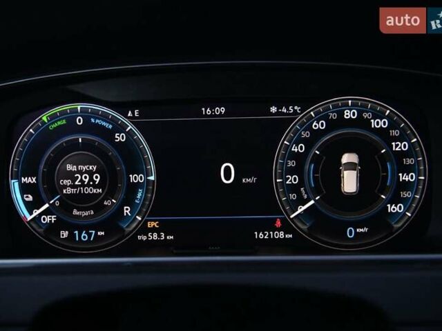 Черный Фольксваген e-Golf, объемом двигателя 0 л и пробегом 163 тыс. км за 11800 $, фото 8 на Automoto.ua