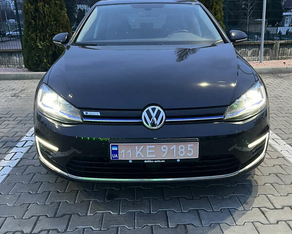 Черный Фольксваген e-Golf, объемом двигателя 0 л и пробегом 144 тыс. км за 12500 $, фото 2 на Automoto.ua