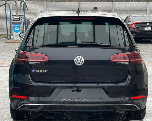 Черный Фольксваген e-Golf, объемом двигателя 0 л и пробегом 99 тыс. км за 13700 $, фото 75 на Automoto.ua