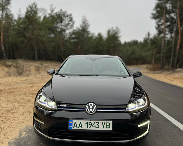 Черный Фольксваген e-Golf, объемом двигателя 0 л и пробегом 125 тыс. км за 15250 $, фото 1 на Automoto.ua