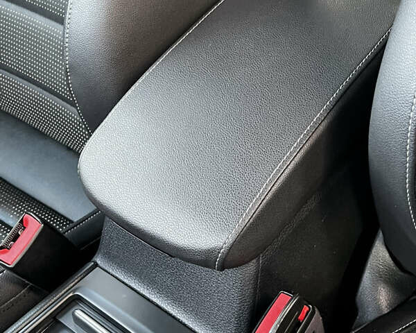 Черный Фольксваген e-Golf, объемом двигателя 0 л и пробегом 85 тыс. км за 13999 $, фото 41 на Automoto.ua